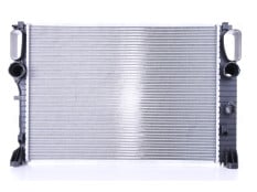 Su radiatoru NISSENS 67102A